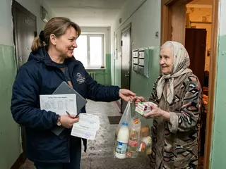 Социальный работник: обязанности и зарплата в 2026 году